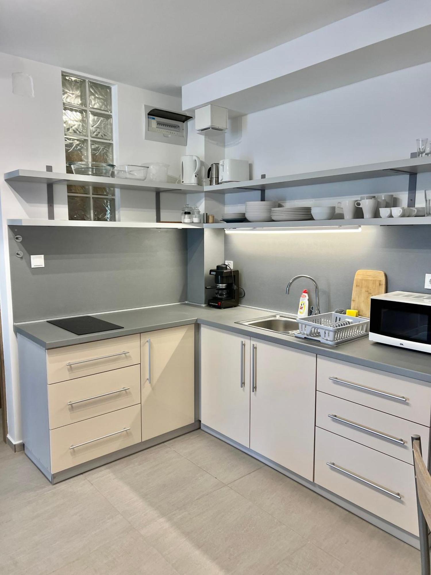 Waterfront Apartmanok 자르마디 외부 사진